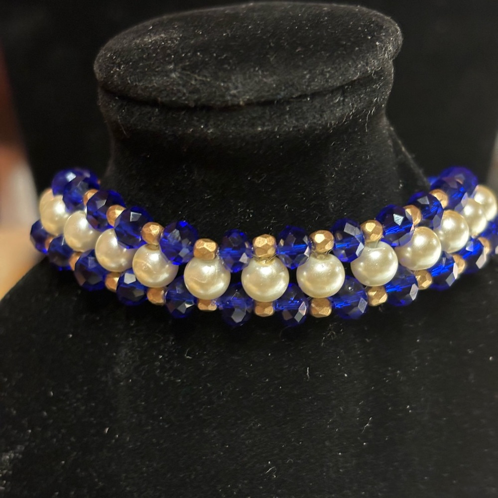 White glass pearl & blue crystal bracelet 7.5 inches